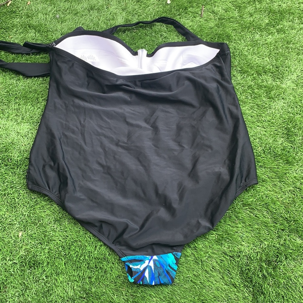bathing suit - Picture 3 of 3